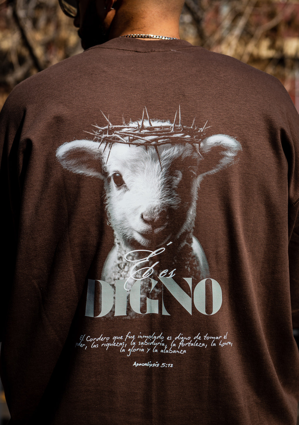 Polera Oversize Café Él es Digno