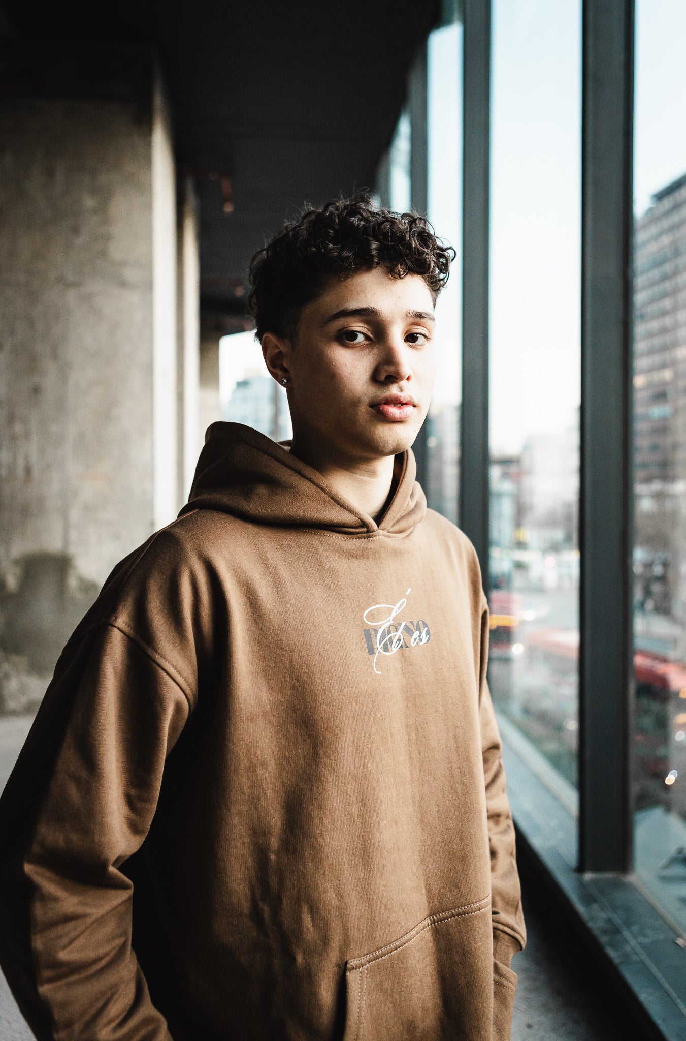 Polerón Café Él es Digno