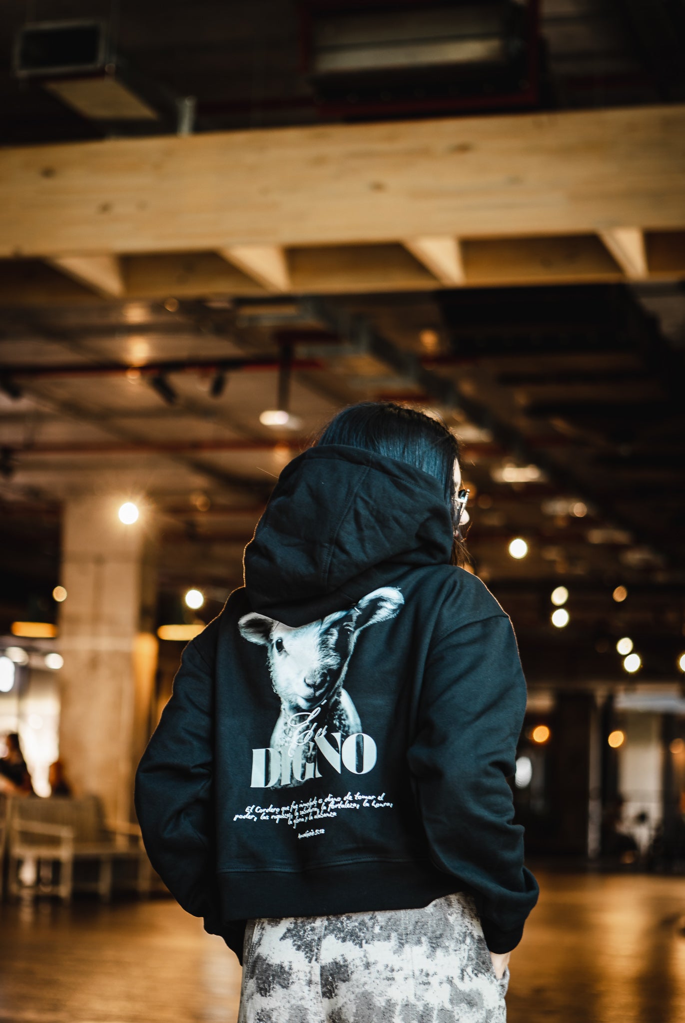 Poleron Él es Digno