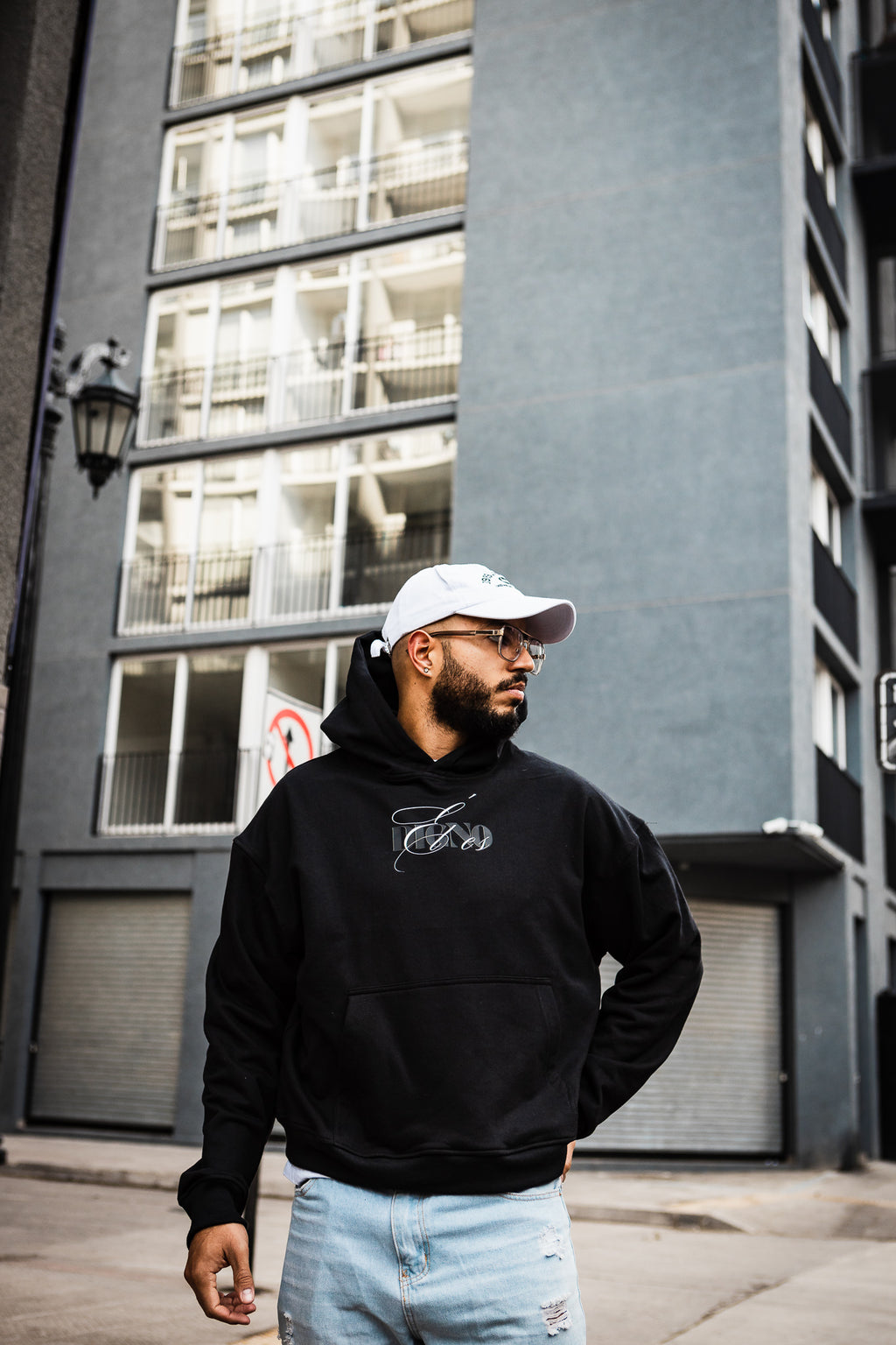 Poleron Él es Digno