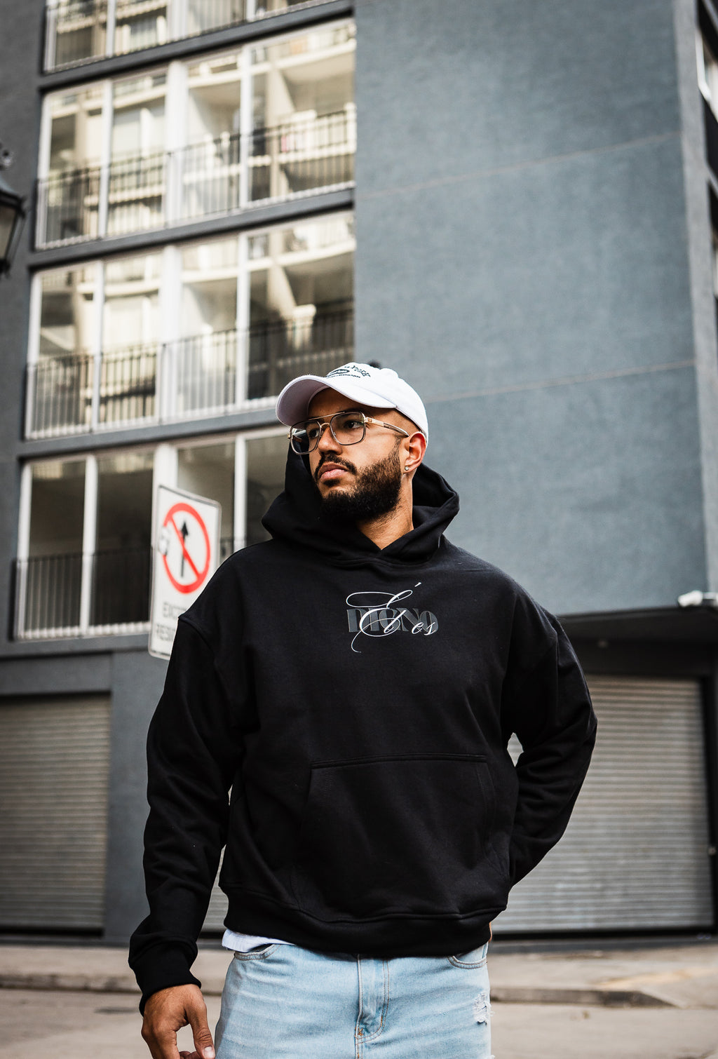 Poleron Él es Digno