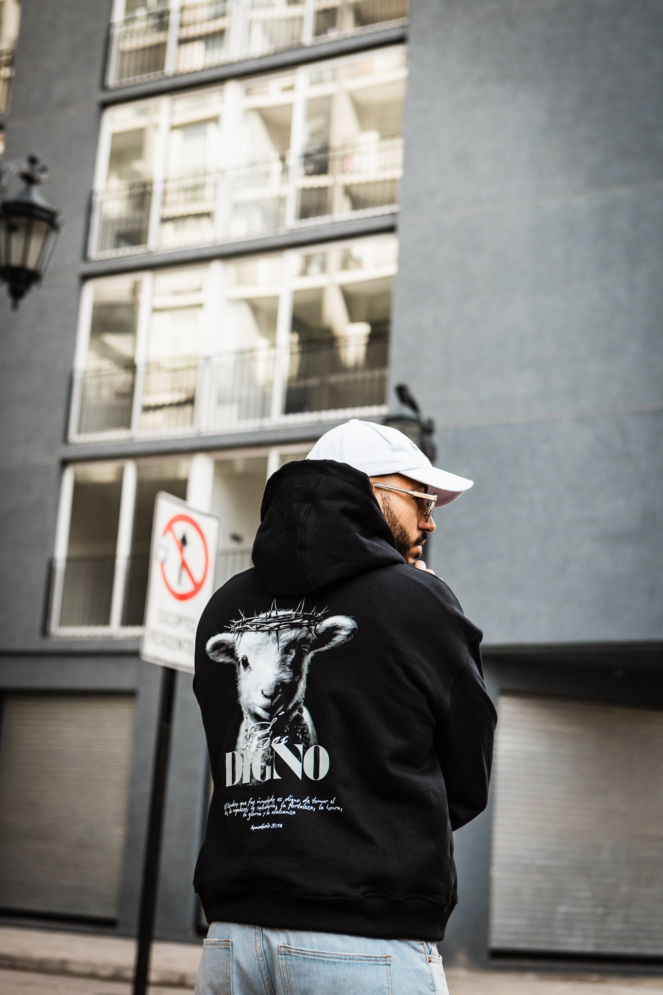 Poleron Él es Digno