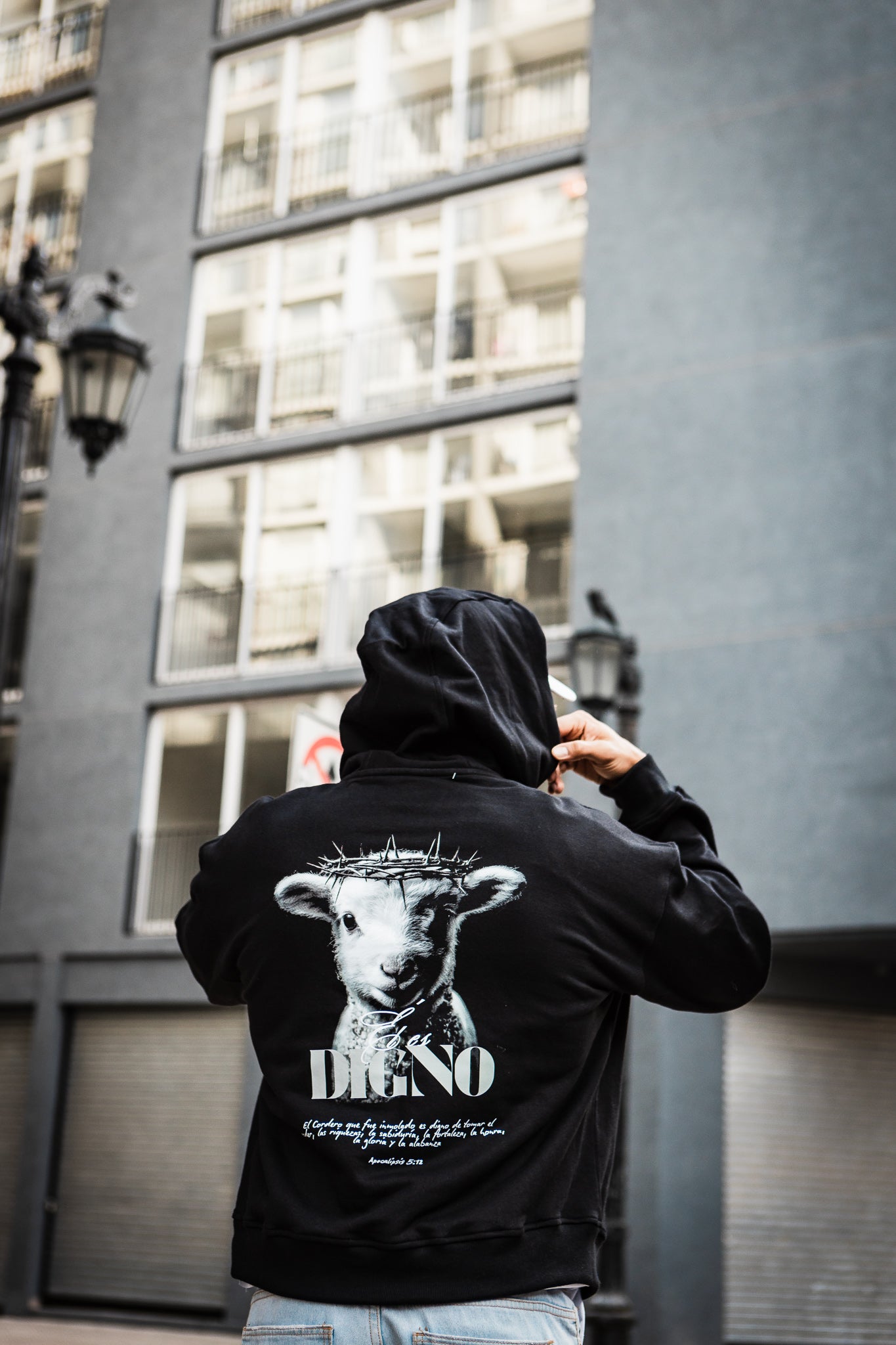 Poleron Él es Digno