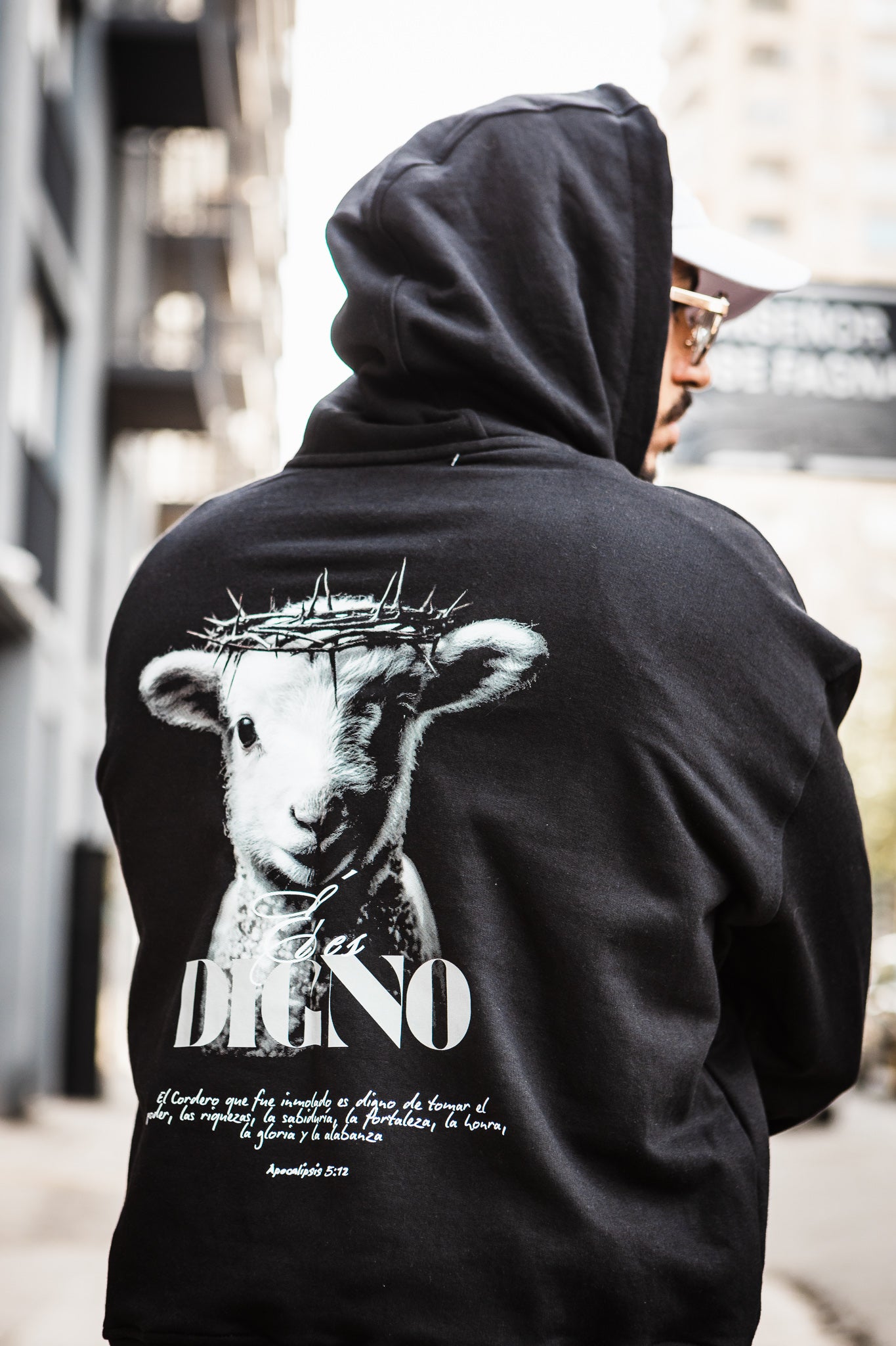 Poleron Él es Digno