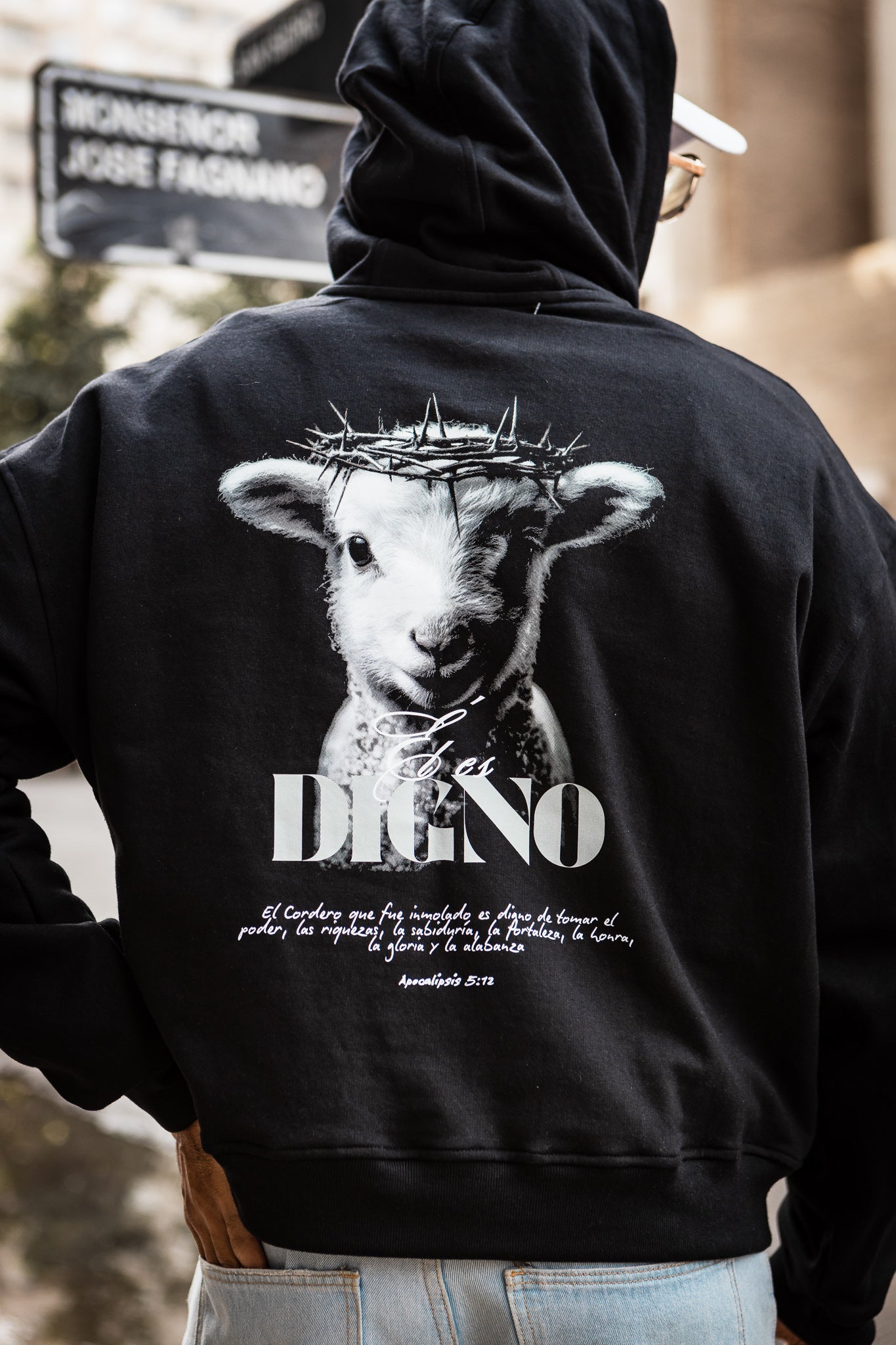 Poleron Él es Digno