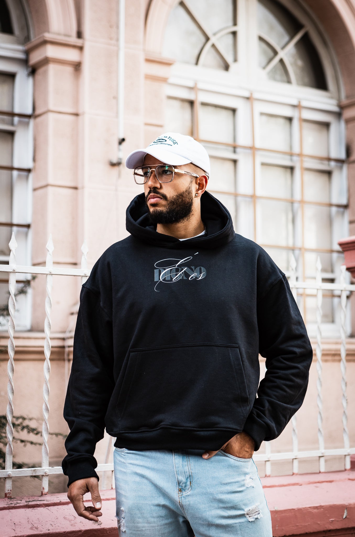 Poleron Él es Digno