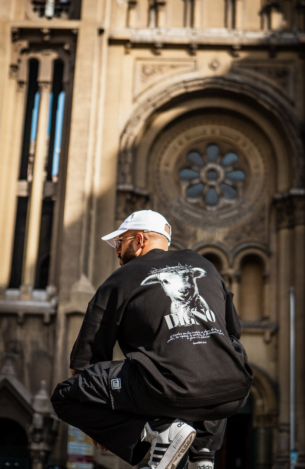 Polera Oversize Manga Corta Él es Digno